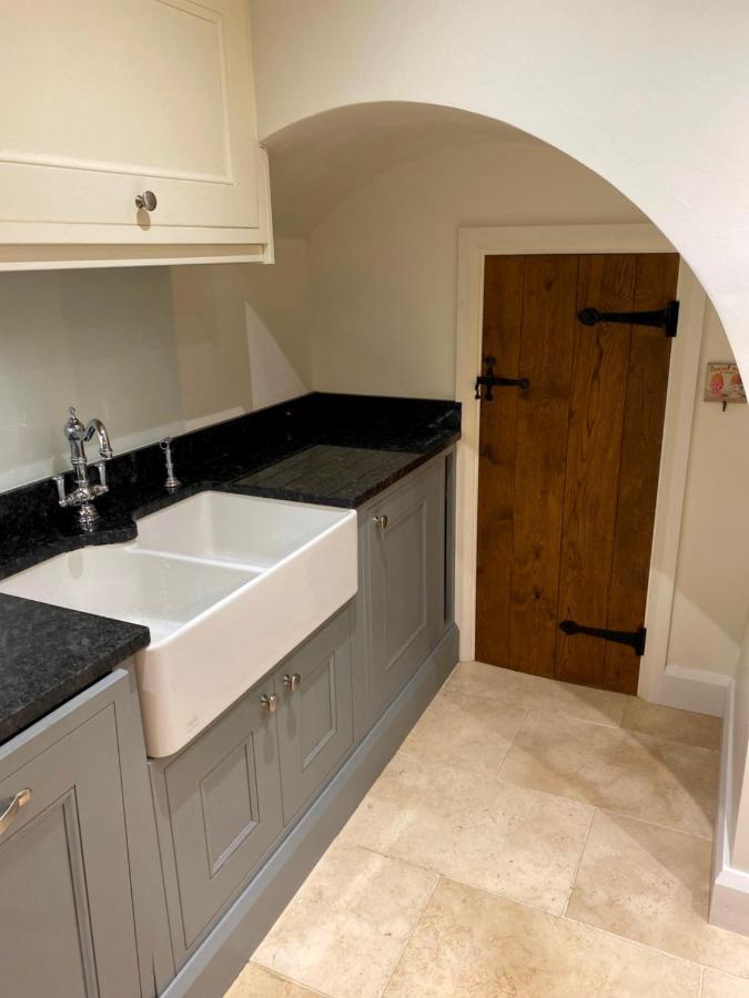 Pass The Keys Superbly Located Handsome Georgian Townhouse Shrewsbury Exterior foto